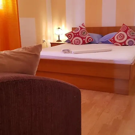 Appartement Anton 2 *